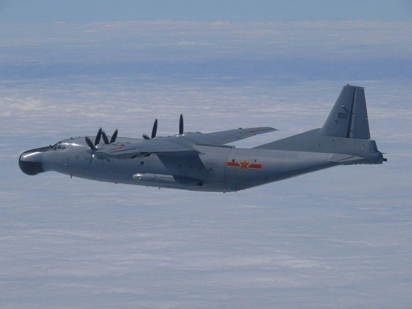 Ngày 27 tháng 10 năm 2013, máy bay ném bom H-6 Trung Quốc bay qua vùng biển giữa đảo Okinawa và đảo Miyako đến Thái Bình Dương.